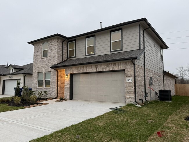 Building Photo - 4715 Bay Vista Dr