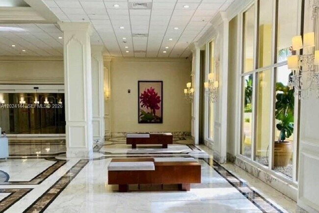 Foto del edificio - 5600 Collins Ave