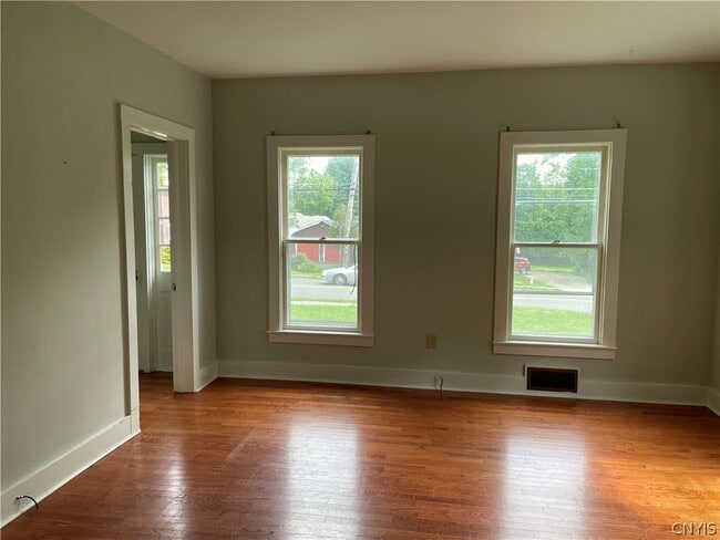 Building Photo - 13 Chenango St