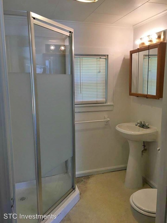 Building Photo - 2 br, 1 bath House - 425 W. Chandler