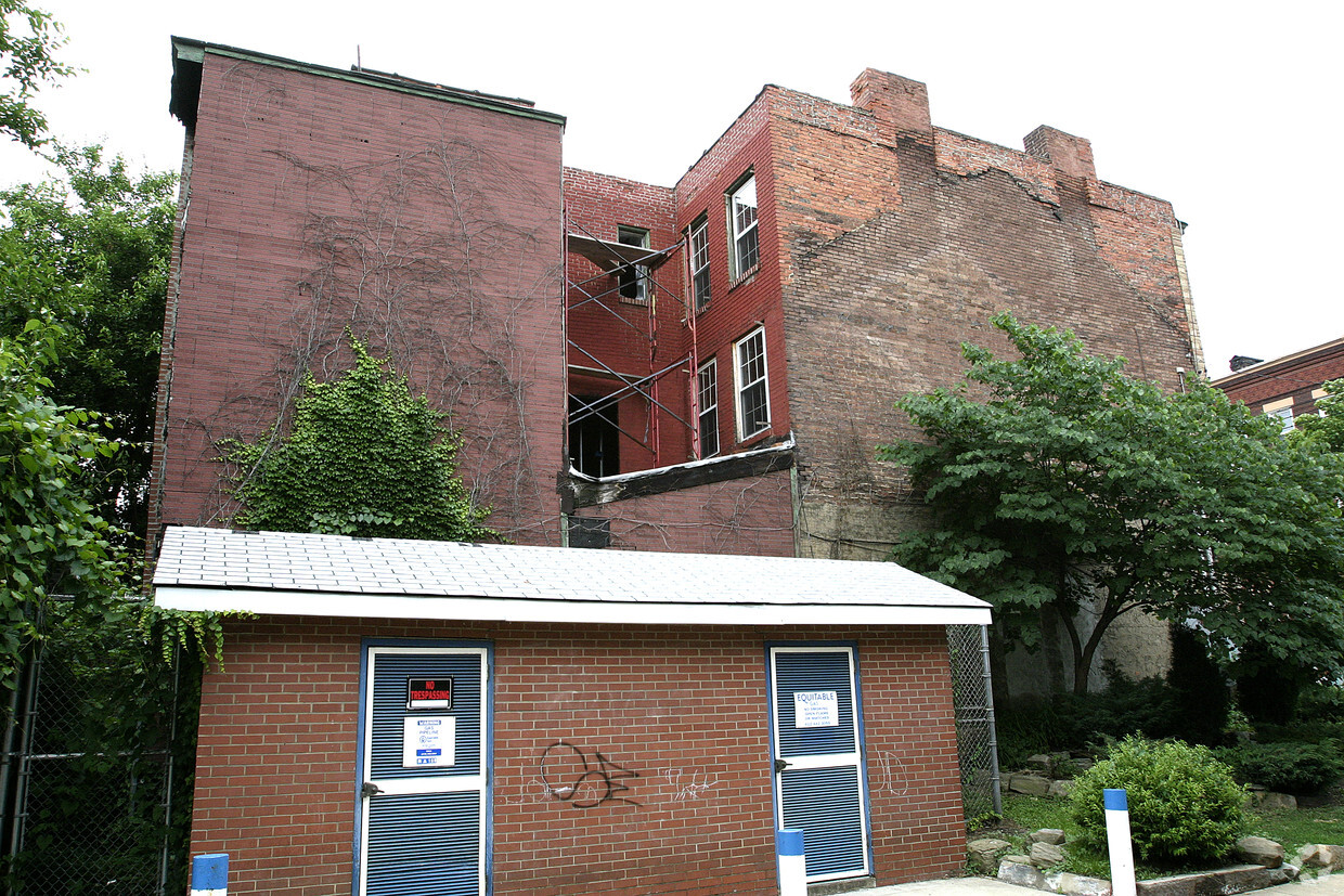 Building Photo - 1203 N Arch St