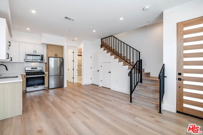 Foto del edificio - 11241 Morrison St