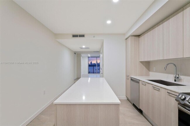 Foto del edificio - 1500 Bay Rd