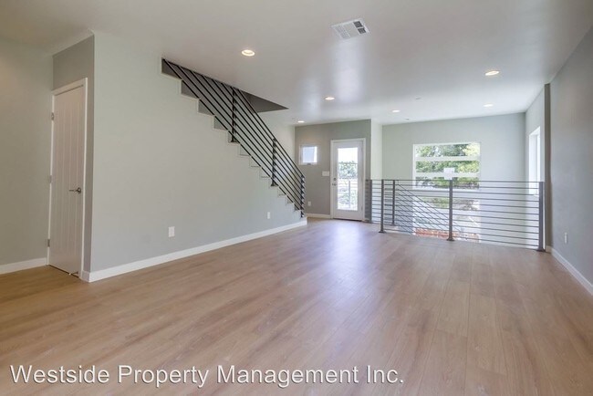 Building Photo - 6546 La Mirada Ave