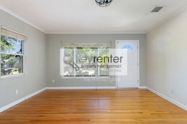 Building Photo - 983 47th Ave N