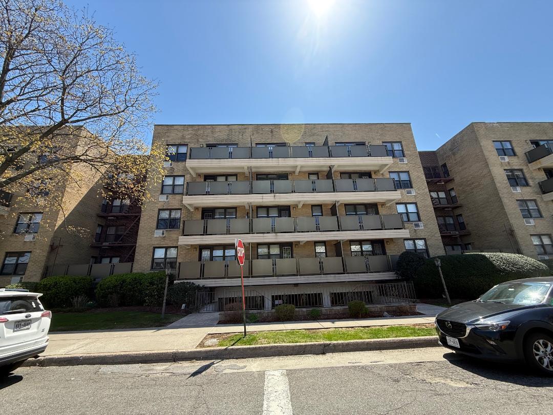 Primary Photo - 101 Jackson Ave