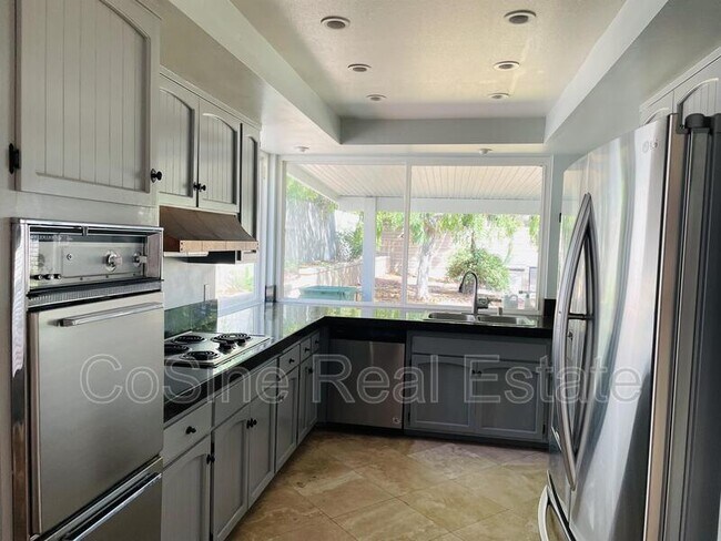 Building Photo - 6853 Mewall Dr