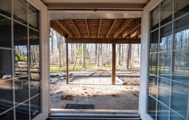 Building Photo - 10902 Swansfield Rd