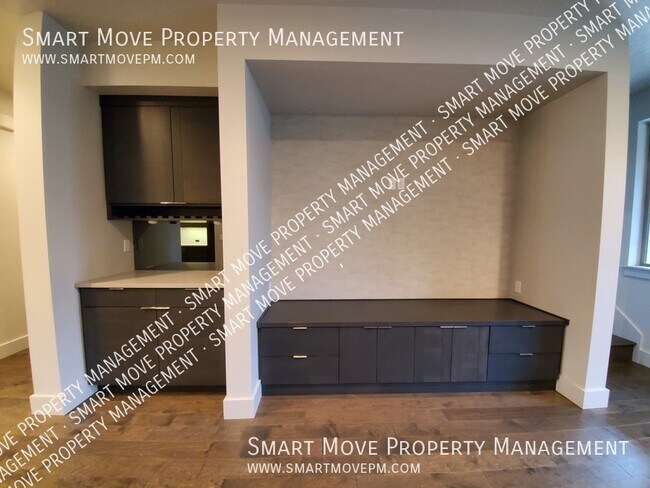 Foto del edificio - 3761 E Parkcenter Blvd