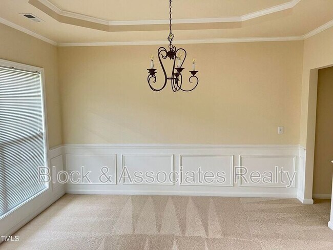 Foto del edificio - 718 Straywhite Ave