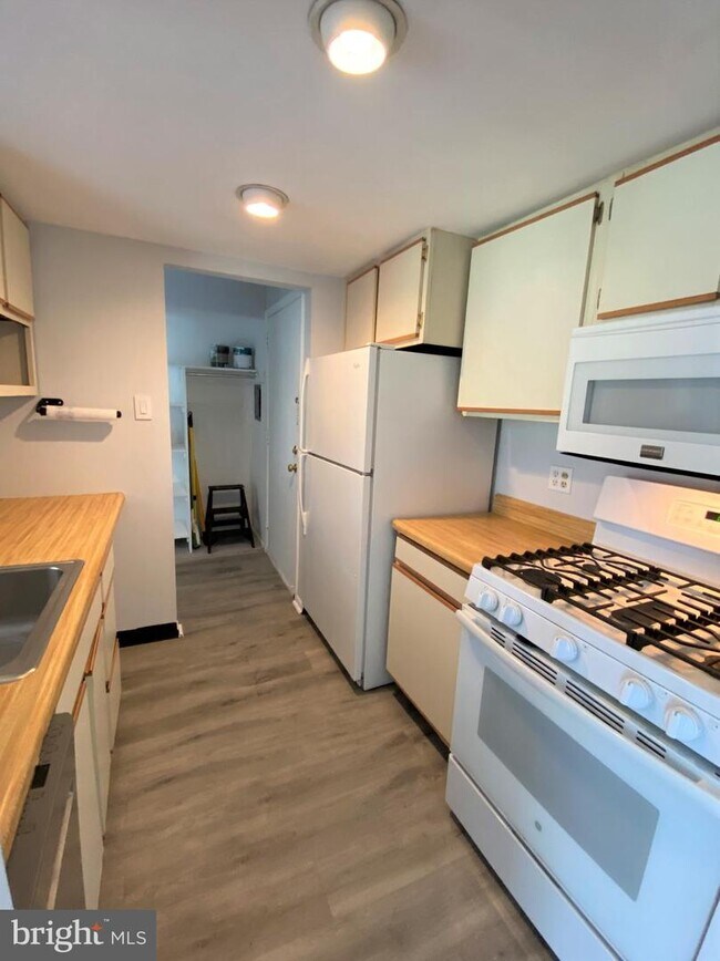 Foto del edificio - 190 Drummers Ln