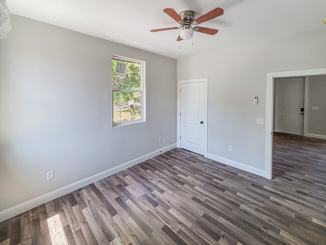 Foto del edificio - 4233 E Curtis St