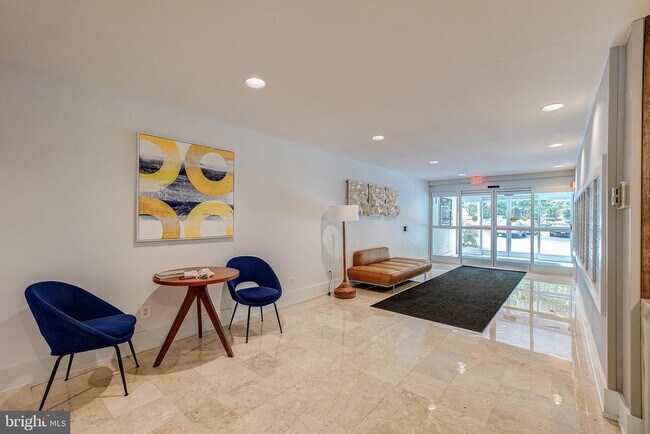 Foto del edificio - 4977 Battery Ln