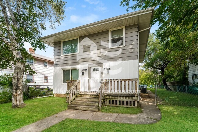 Foto del edificio - 5676#5678 North 61st Street, 53218; #1323339 - 1323339