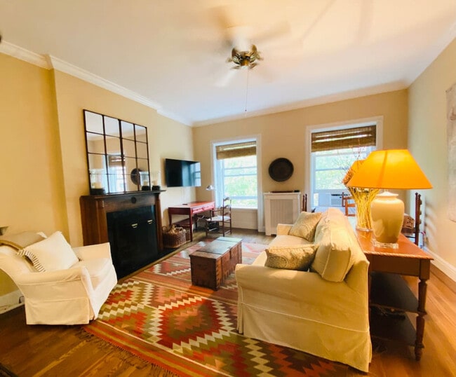 Building Photo - 112 W 78th St