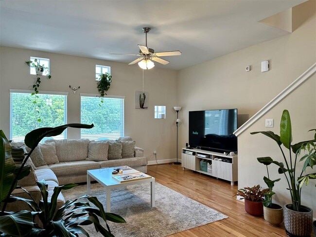 Building Photo - 8705 Bryam St