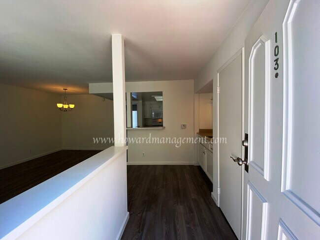 Foto del edificio - 2355 Bentley Ave