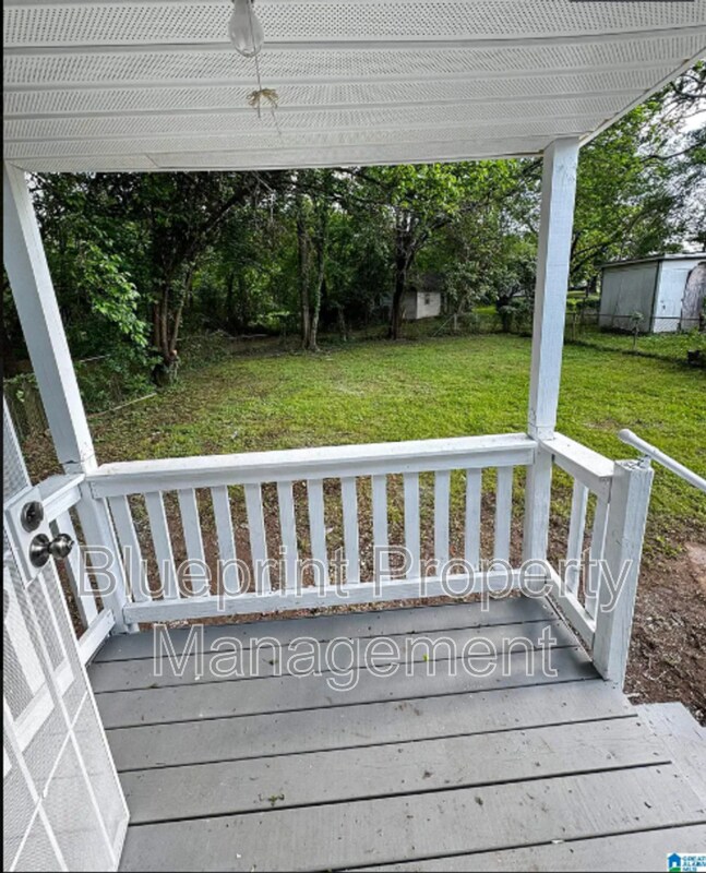 Foto del edificio - 3729 Pine Ave SW