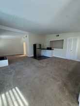 Building Photo - 11680 Bellagio Rd Building Photo - 11680 Bellagio Rd