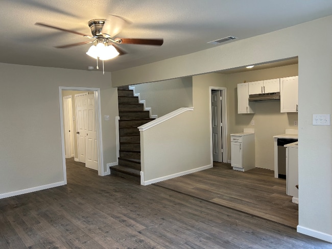 Building Photo - 2736 Purington Ave