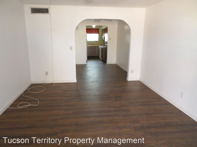 Building Photo - 2 br, 1 bath House - 5851 E 23rd Street
