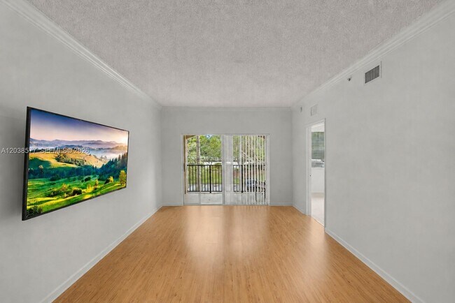 Foto del edificio - 5880 W Sample Rd