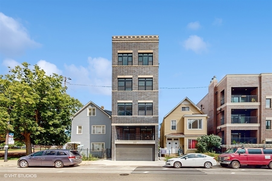Primary Photo - 3253 N Elston Ave