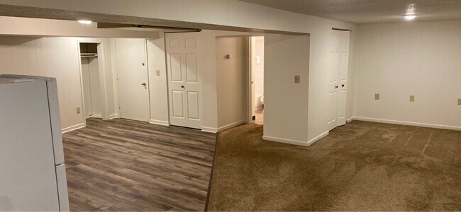 Building Photo - 400 Southview Blvd