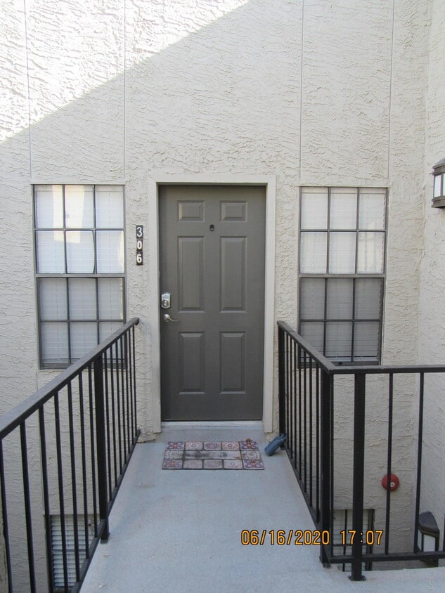 Primary Photo - 8020 E Thomas Rd