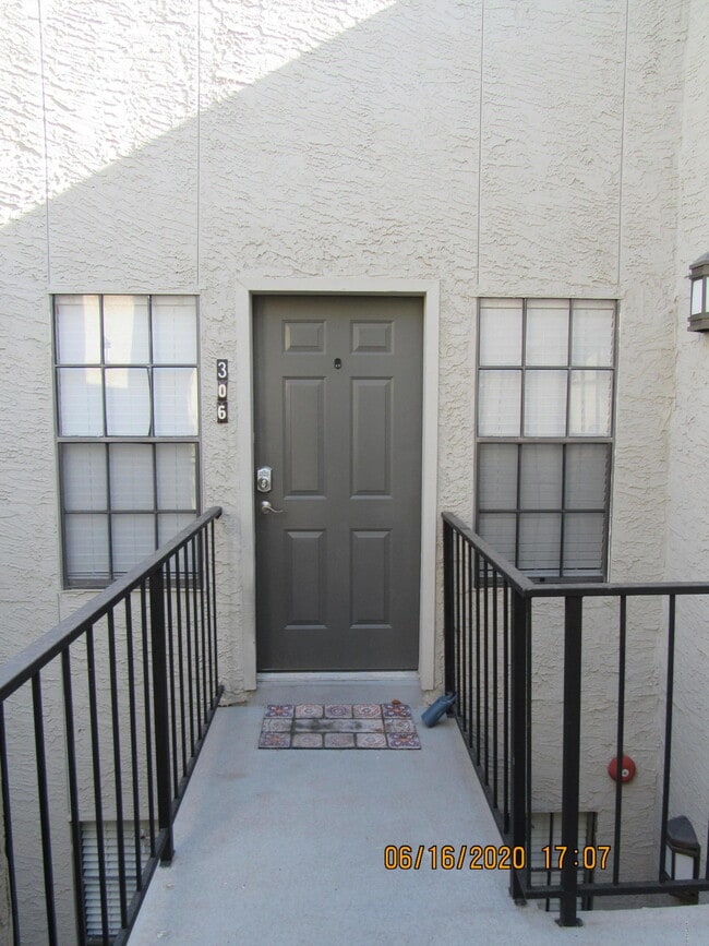 Building Photo - 8020 E Thomas Rd