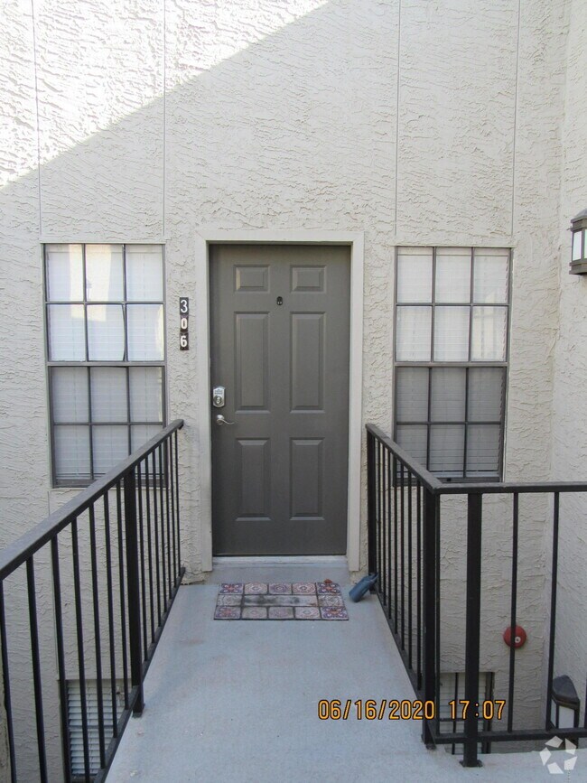 Building Photo - 8020 E Thomas Rd