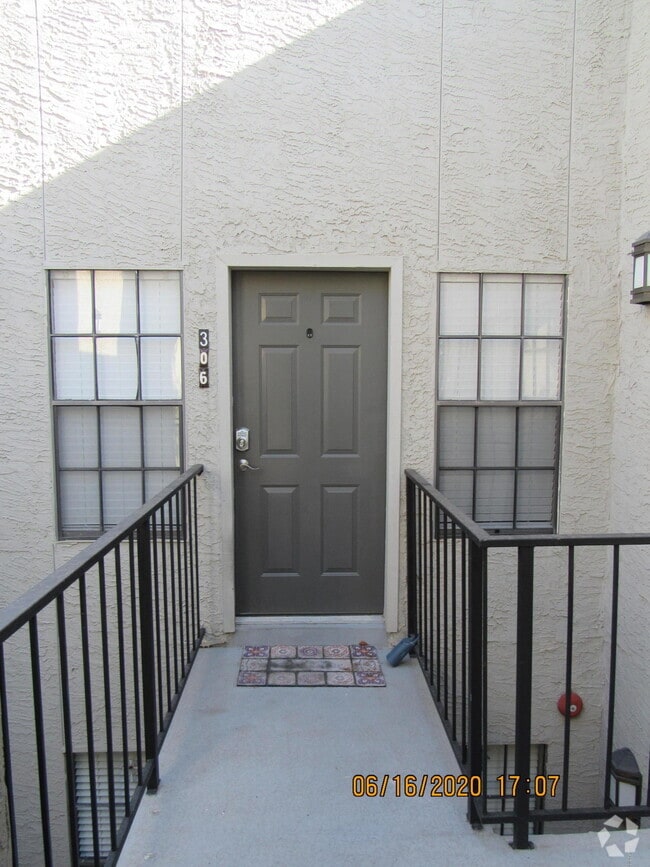 Building Photo - 8020 E Thomas Rd