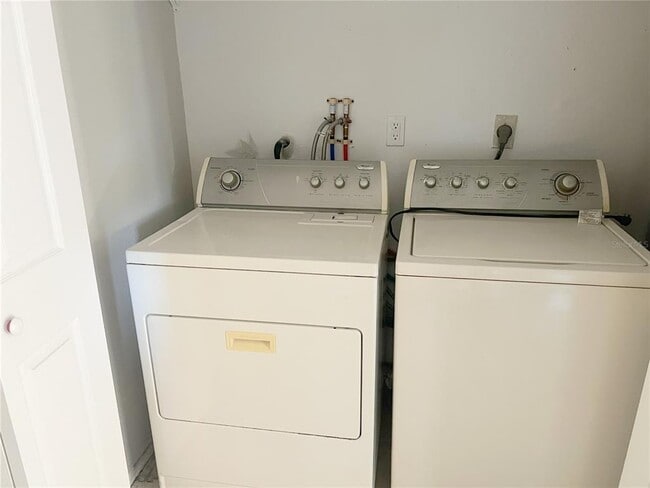 Building Photo - 9264 Anita Ave