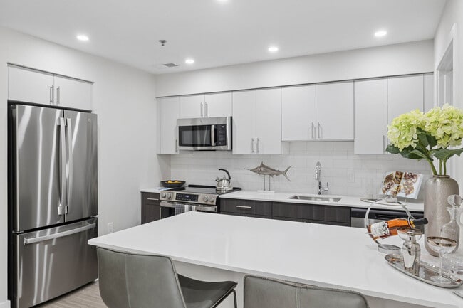 Building Photo - Exeter Village Apartments