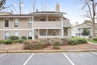 Building Photo - 210 Wynnes Ridge Cir SE