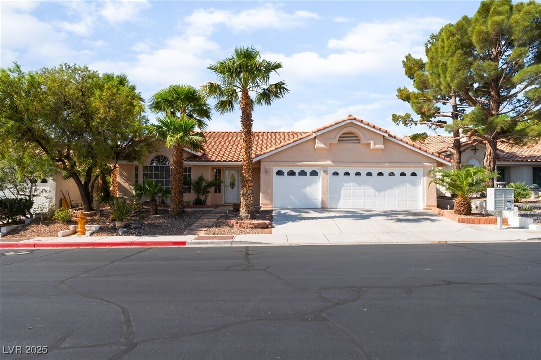 Primary Photo - 8233 Arch Bay Ln