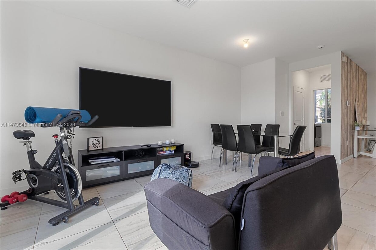 Foto del edificio - 1084 SE 23rd Ave