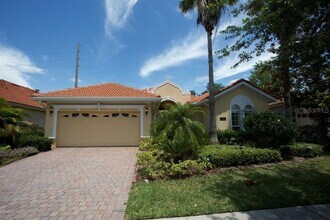 Building Photo - 1053 Lascala Dr