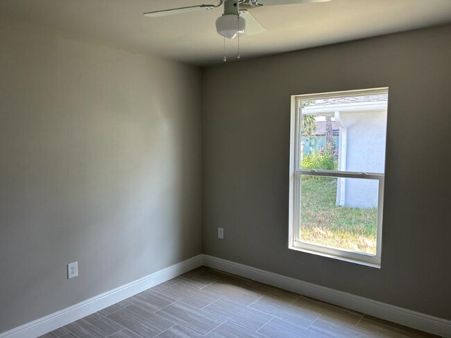 Foto del edificio - 2944 Evans Ave