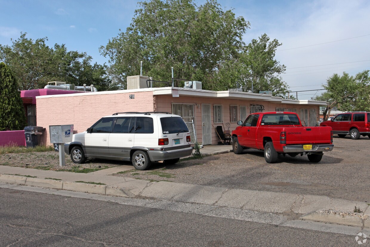 Foto del edificio - 219-225 Dallas St NE