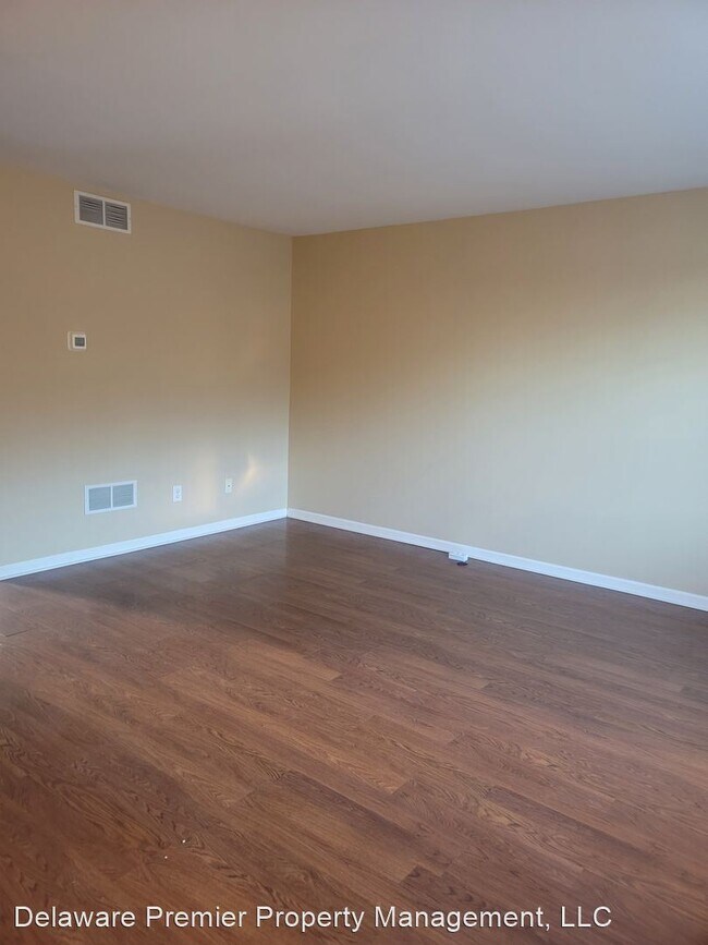 Building Photo - 302 Caribou Ln