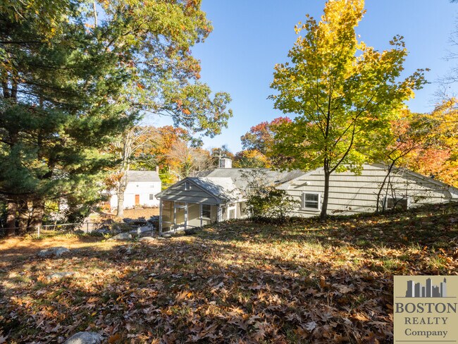 Building Photo - 50 Crown Ridge Rd