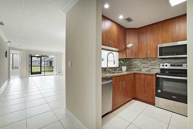 Foto del edificio - 505 Harbour Pointe Way