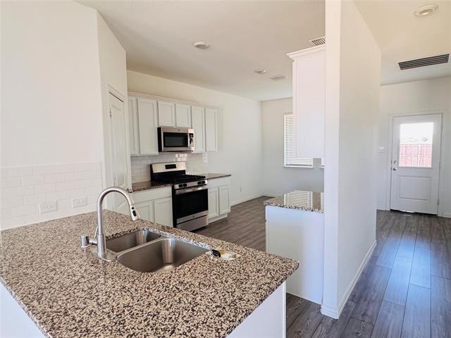 Building Photo - 5616 Elwood Dr