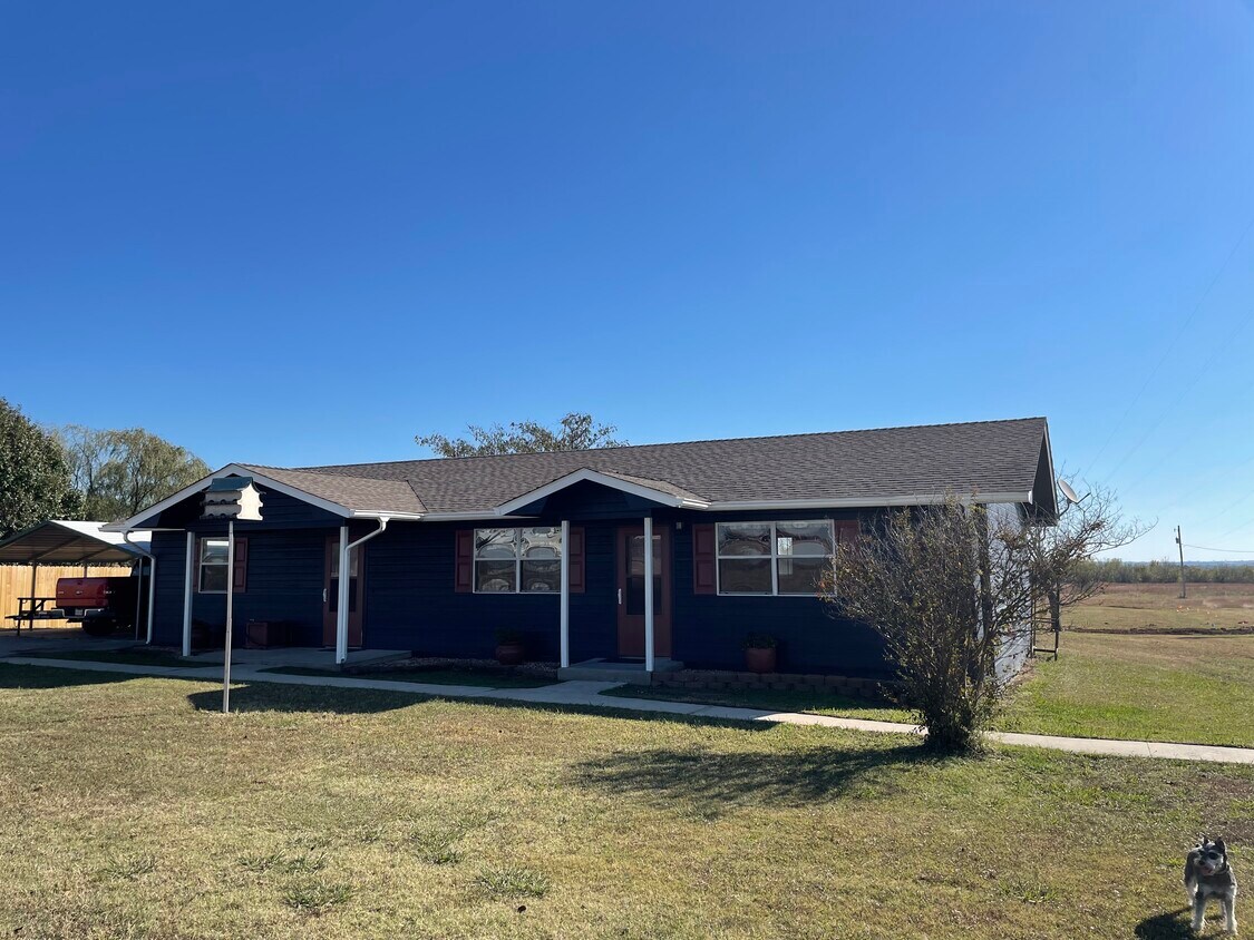 Primary Photo - 411 Hereford Rd