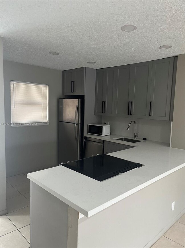 Building Photo - 100 Ashbury Rd