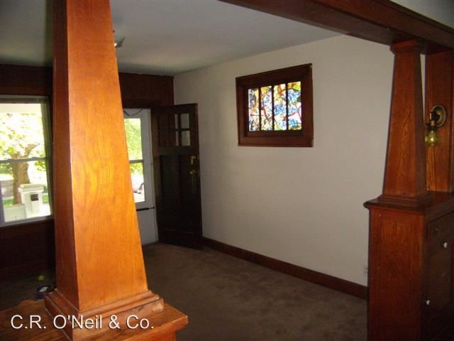 Building Photo - 321-323 Olentangy St