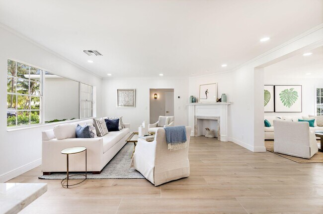 Building Photo - 240 Santa Lucia Dr