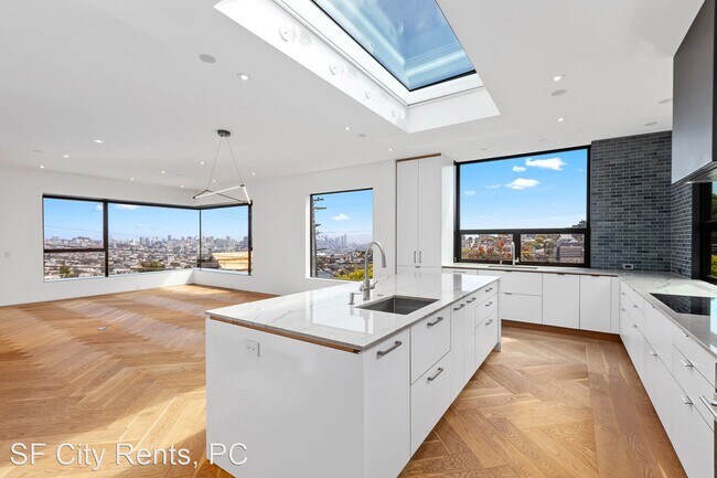 Foto del edificio - 5 br, 5 bath House - 4001 21st St.