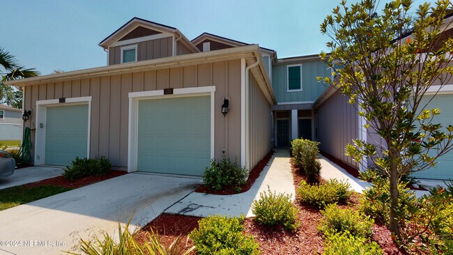 Building Photo - 270 Aralia Ln